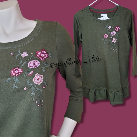 [NEW] Westport Brand Embroidered Flower Sweater - Picture 3 of 14